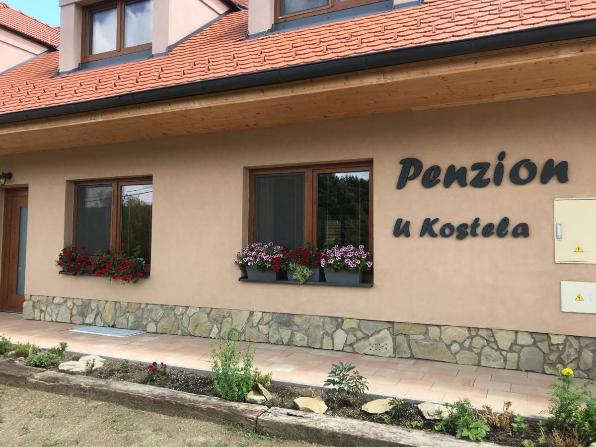 Kuzelov Penzion U Kostela מראה חיצוני תמונה